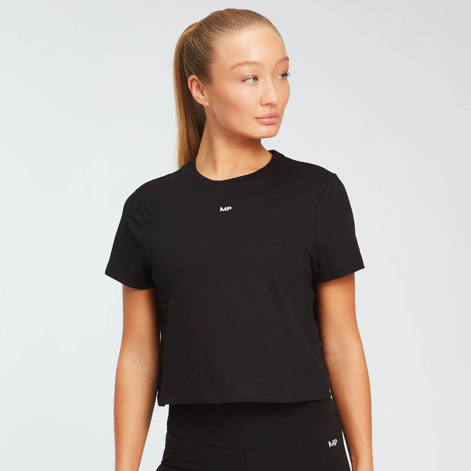 Damski krótki T-shirt z kolekcji Essentials MP – czarny - XS Obraz 1