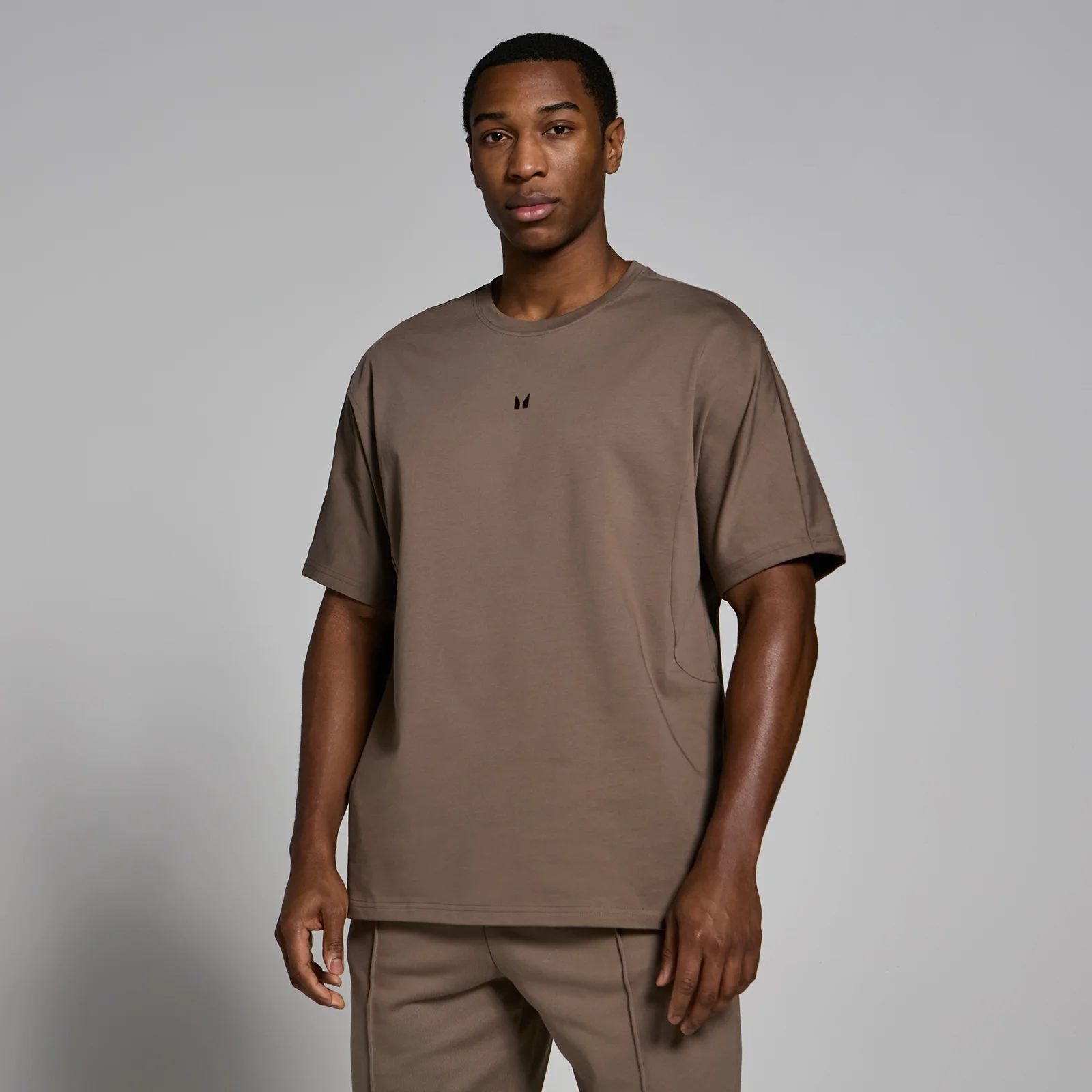 Męski T-shirt oversize uszyty z grubej tkaniny z kolekcji Lifestyle MP – Soft Brown - XS Obraz 1