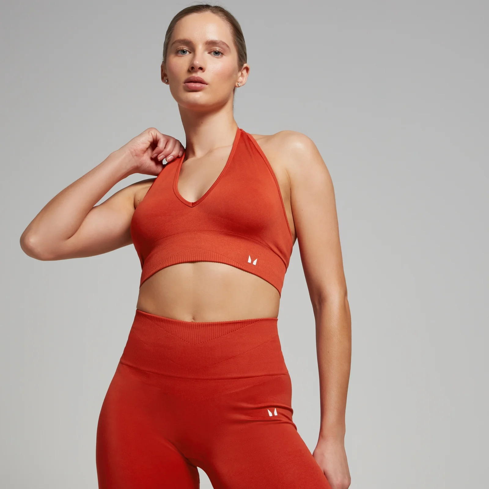 Damski bezszwowy stanik z dekoltem typu halter z kolekcji Tempo MP – Copper - XS Obraz 1