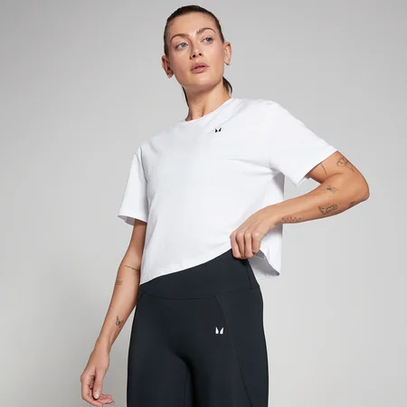 Damski krótki T-shirt z krótkim rękawem o kroju pudełkowym z kolekcji Basics MP – biały