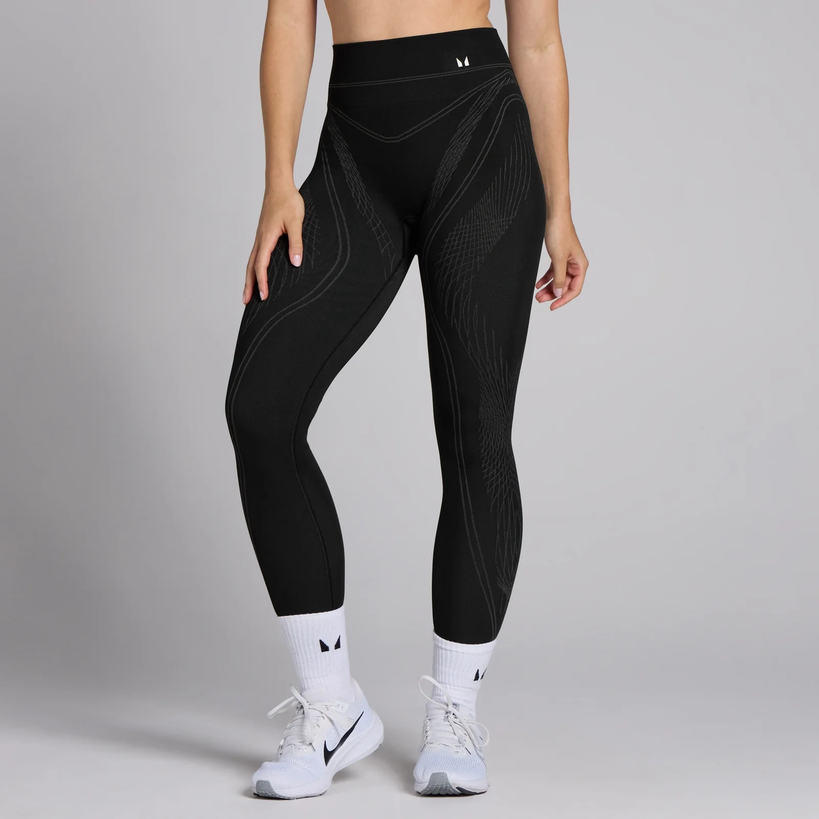Damskie bezszwowe legginsy z kolekcji Tempo Linear MP – czarne - XS Obraz 1