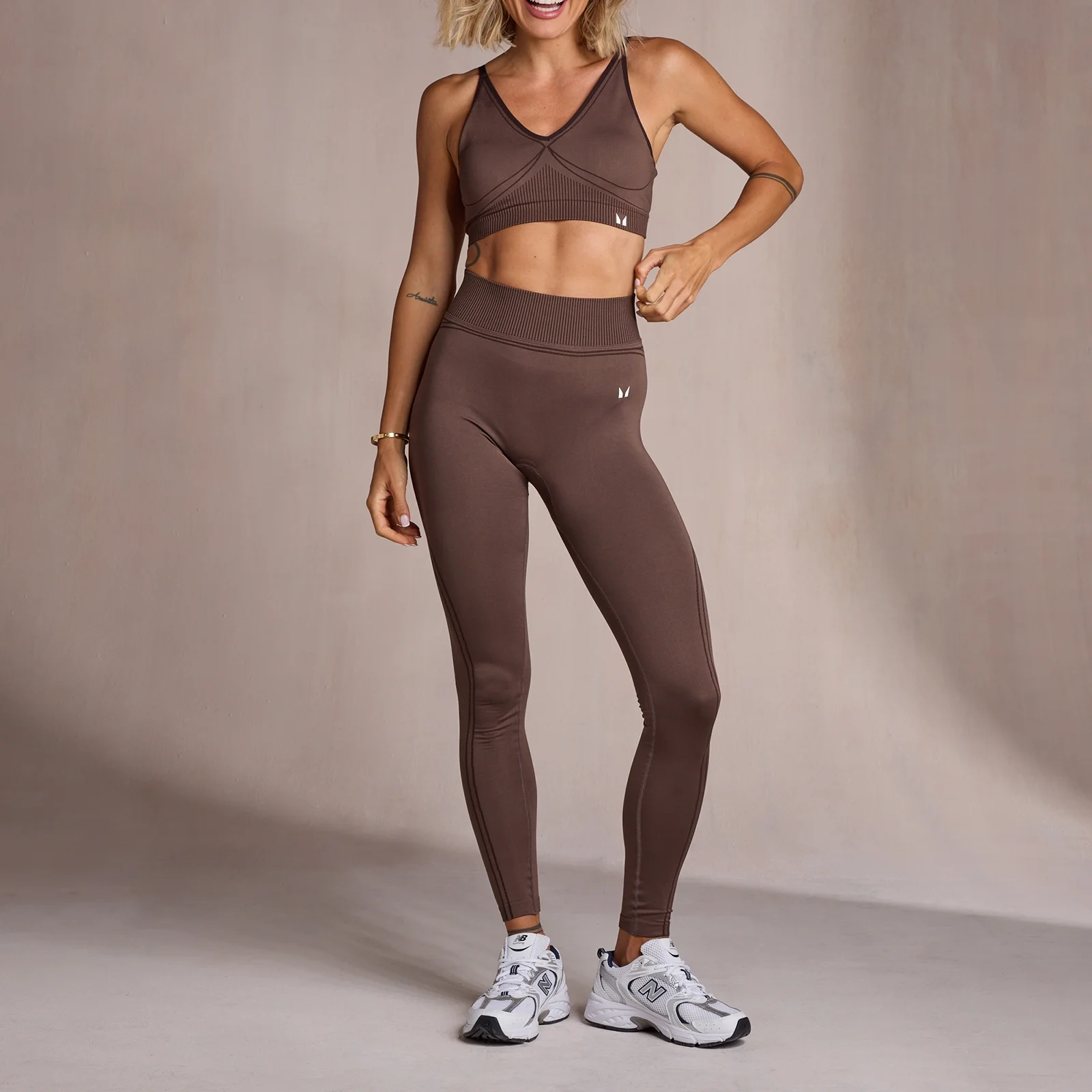 Damskie bezszwowe legginsy z kolekcji Rib MP – Coffee - M Obraz 1