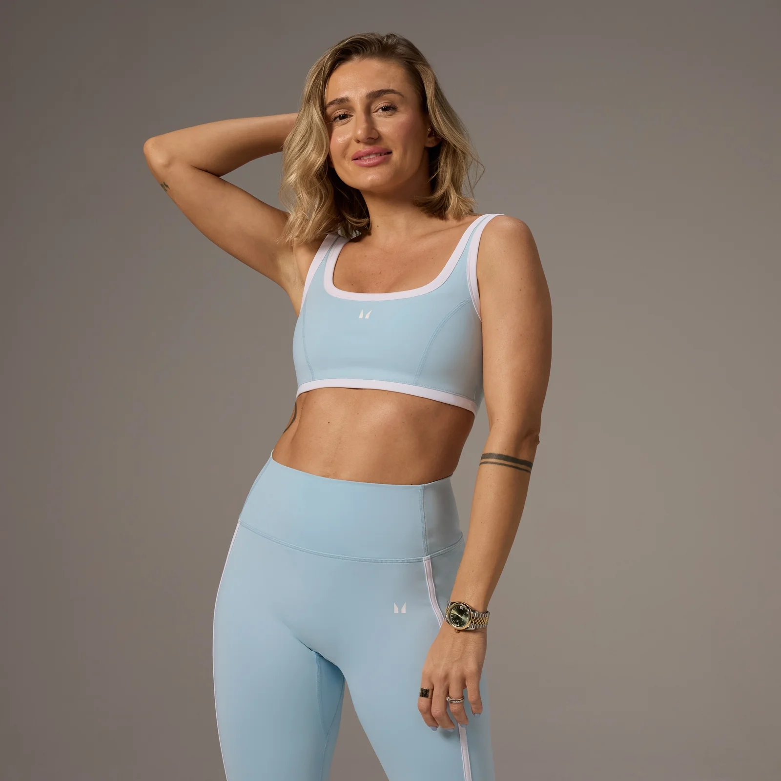 Kontrastujący stanik sportowy z kwadratowym dekoltem z kolekcji MP × Tatiana – Light Aqua - XS Obraz 1