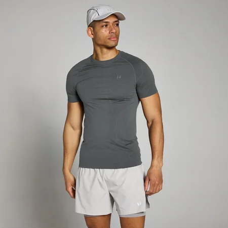 Męski bezszwowy T-shirt o kroju podkreślającym mięśnie z kolekcji Velocity MP – Dark Grey