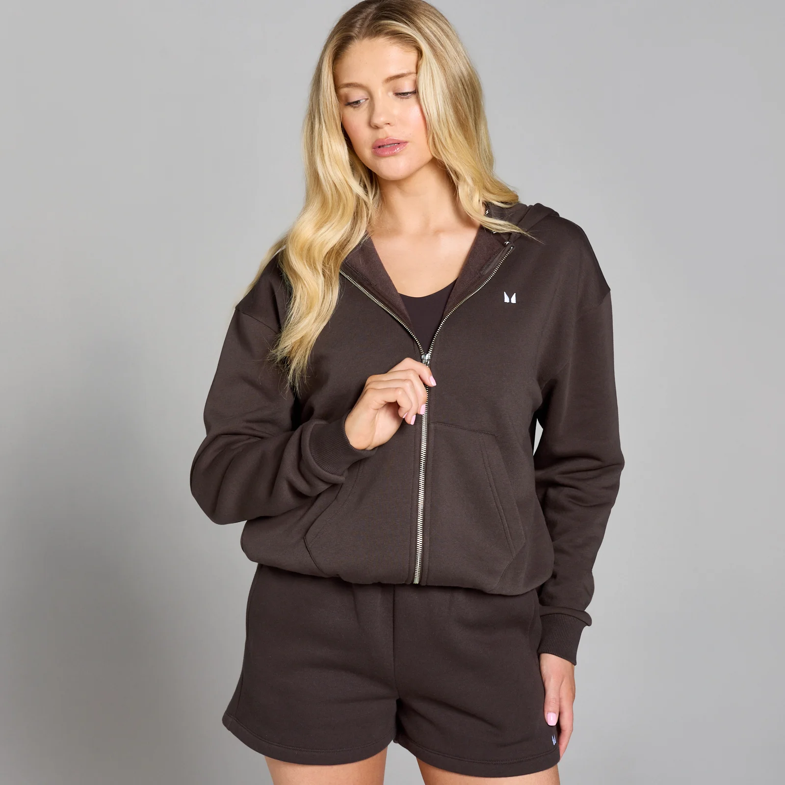 Damska bluza z kapturem i zapięciem na suwak z kolekcji Basics MP – Chocolate - XS Obraz 1